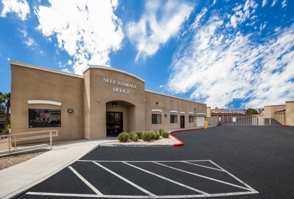 9044 Fort Apache Desert Inn Self Storage / Las Vegas