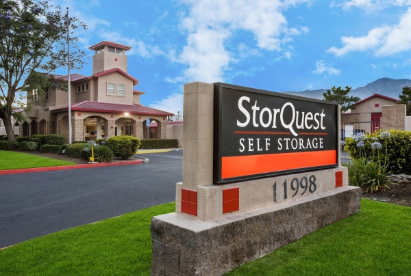 StorQuest - Rancho Cucamonga / Arrow
