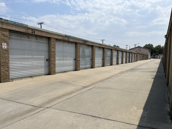 US Storage Centers - Pomona - County Rd