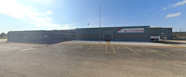 Devon Self Storage - 9010 - Davenport