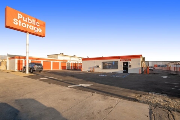 Public Storage - Sun Valley - 11838 Sheldon Street