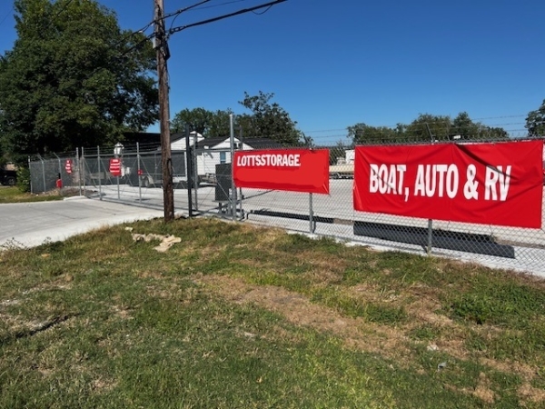 Lotts Boat/Auto/RV Storage