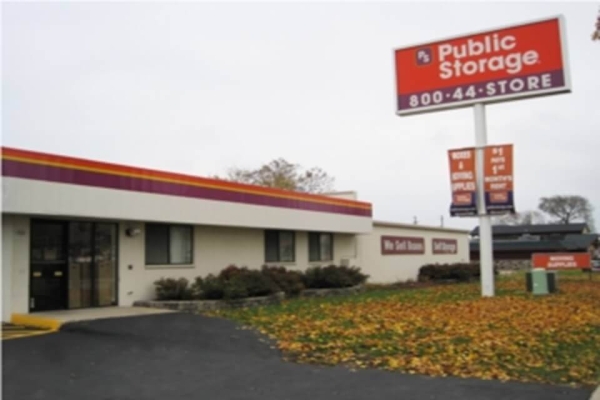 Public Storage - Milwaukee - 900 W Layton Ave