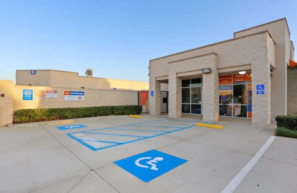 A-1 Self Storage - Huntington Beach - 17292 Gothard St