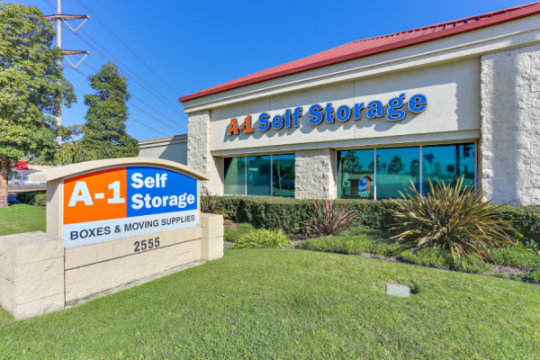 A-1 Self Storage - Santa Ana - 2555 S Main St