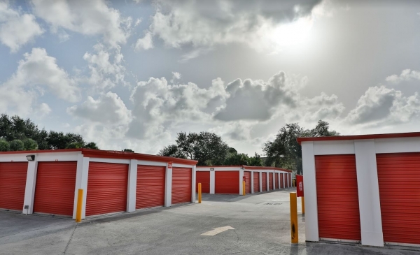 Storage Rentals of America - Palm Beach Gardens