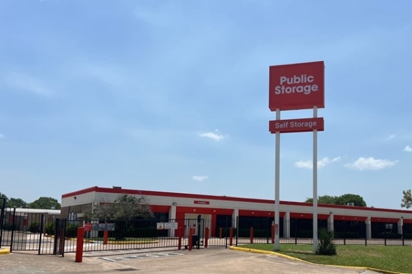 Public Storage - Houston - 2603 Joel Wheaton Rd, Ste 400