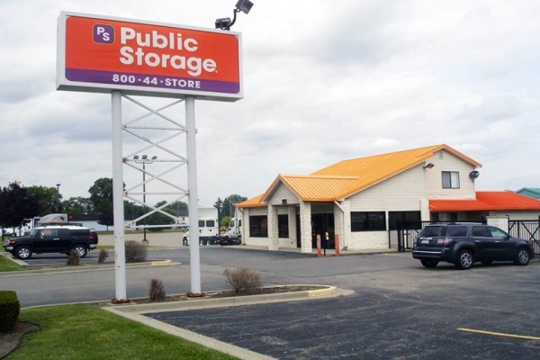 Public Storage - Mt Clemens - 111 S Groesbeck Hwy