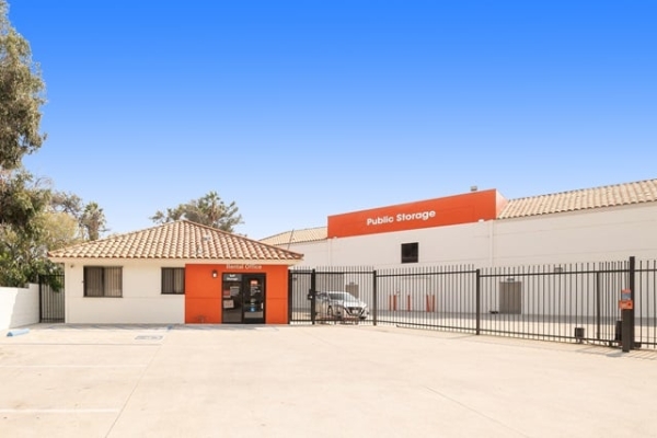 Public Storage - Los Angeles - 649 S Boyle Ave