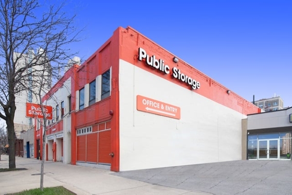 Public Storage - Chicago - 5733 North Broadway St