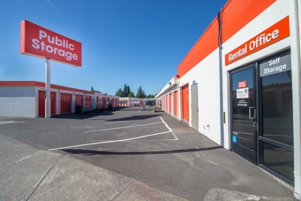 Public Storage - Hillsboro - 1203 SE Tualatin Valley Hwy