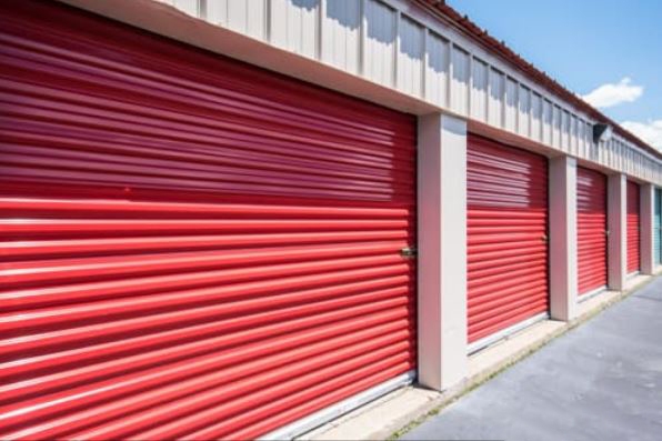 Storage Rentals of America - Waterbury - West Main St