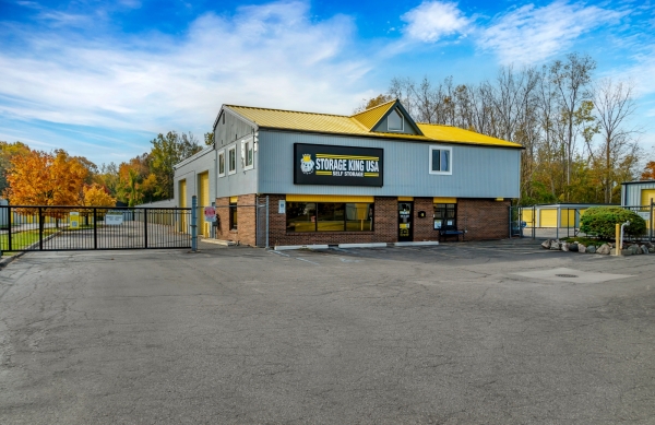 Storage King USA - 113 - Waterford, MI - 4275 Highland Ave