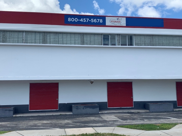 Storage Rentals of America - Miami - NW 7th Ave