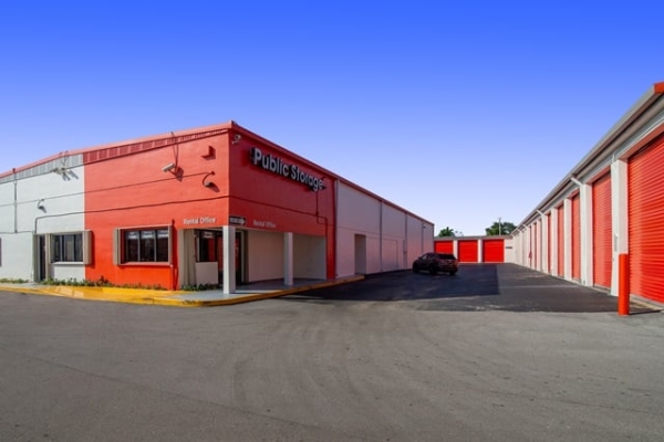 Public Storage - Oakland Park - 1650 W Oakland Park Blvd