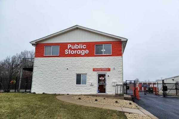 Public Storage - Elgin - 1300 East Chicago Street