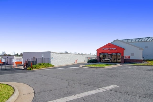 Public Storage - Sterling - 21360 Gentry Dr