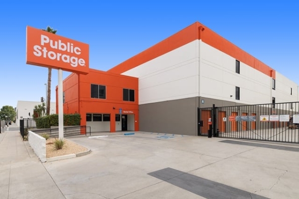 Public Storage - Los Angeles - 6202 Willoughby Ave