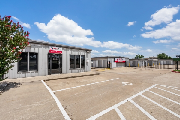 SpareBox Storage - College Station - Earl Rudder Fwy