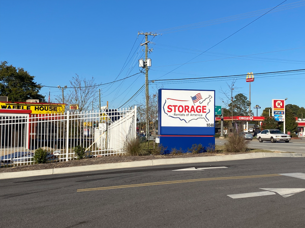 Storage Rentals of America - Lexington (Lake Dr)