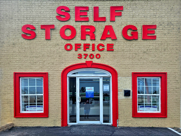 Storage Rentals of America - Martinez - 3700 Washington Rd