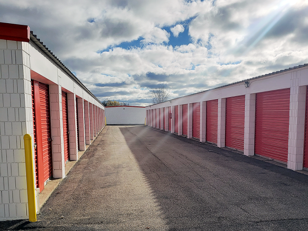 Storage Rentals of America - Zion -16th St.