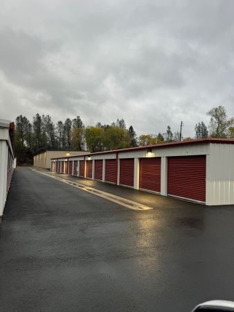 Pine Grove Storage