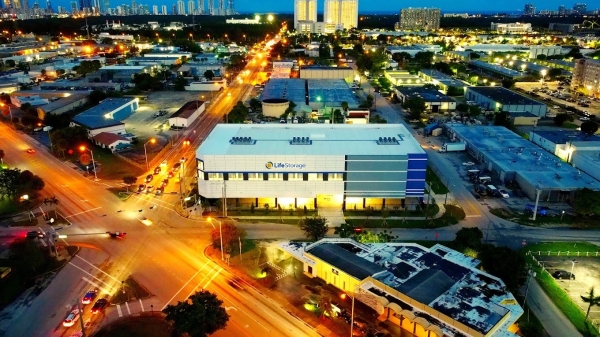 Snapbox Self Storage - North Miami - 15025 Northeast 18th Avenue