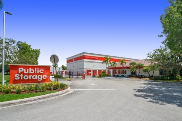 Public Storage - Weston - 2715 S Commerce Pkwy