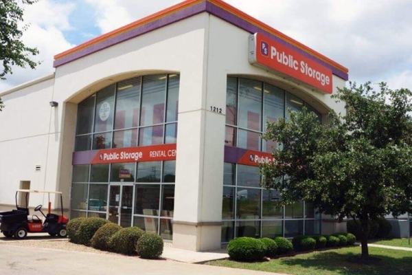 Public Storage - Irving - 1212 E Airport Freeway