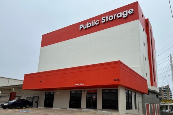 Public Storage - Dallas - 5342 E Mockingbird Lane