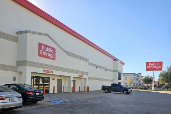 Public Storage - Houston - 10801 Katy Freeway