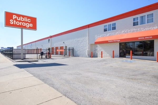 Public Storage - Chicago - 5778 N Northwest Hwy