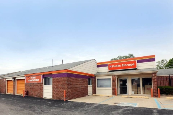 Public Storage - Schaumburg - 930 S Roselle Road