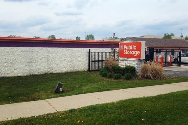 Public Storage - Farmington - 34050 W 9 Mile Road