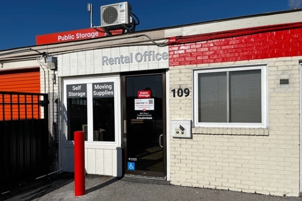 Public Storage - Independence - 109 E 31st Street