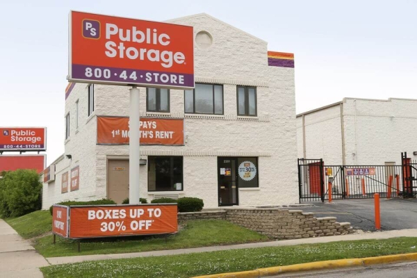 Public Storage - Chicago - 2351 N Harlem Ave