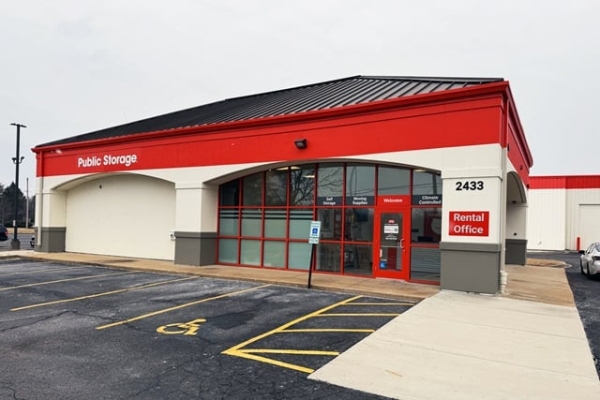 Public Storage - Naperville - 2433 S Washington St