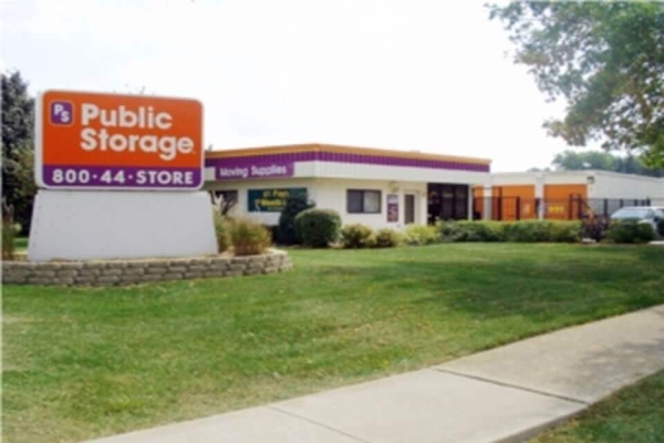 Public Storage - Roselle - 1295 W Lake Street