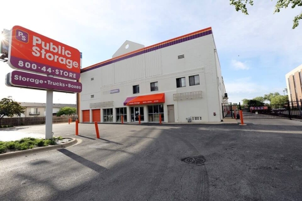 Public Storage - Des Plaines - 8790 W Golf Road