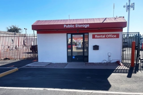 Public Storage - Scottsdale - 8615 E McDowell Rd