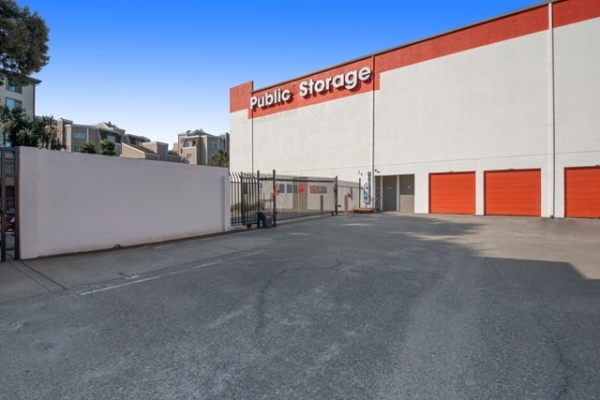 Public Storage - Emeryville - 6501 Shellmound Street