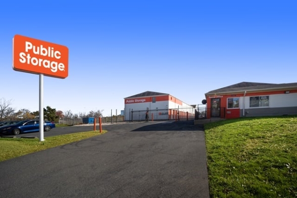 Public Storage - Falls Church - 5819 Columbia Pike