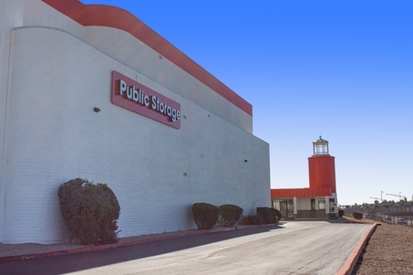 Public Storage - Scottsdale - 8889 E Desert Cove Ave