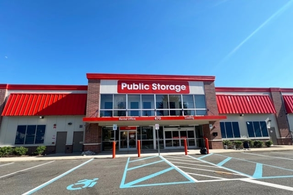 Public Storage - Huntington Station - 670 E Jericho Tpke