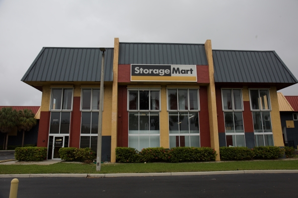 StorageMart - Griffin Rd