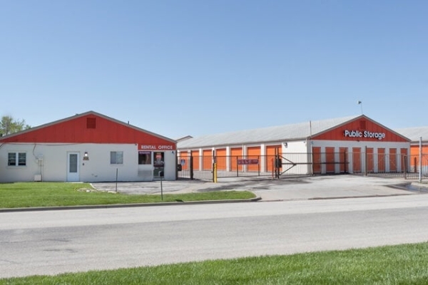 Public Storage - Olathe - 1525 E Spruce Street