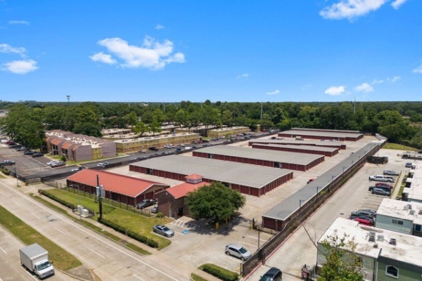 Storage Rentals of America - Houston - West 34th St